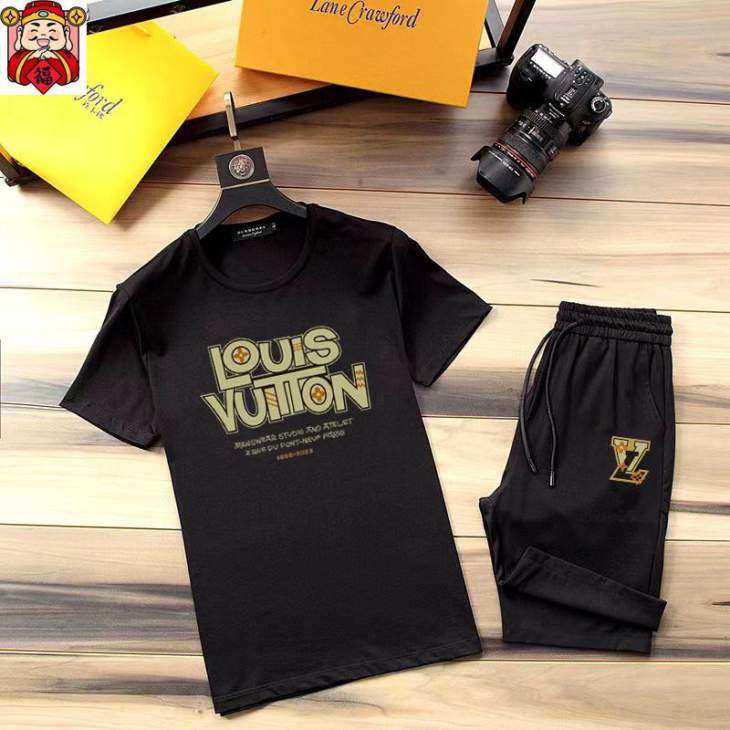 Picture of LV Shirt Pant Suits _SKULVM-5XLkdtr19423684